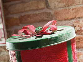 SCATOLA IN LATTA ROSSA E VERDE DIAM.25X24 H.