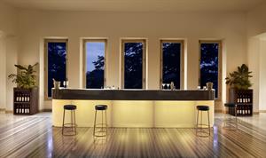 BANCO BAR CORDIALE LUMINOSO CM.120x70 h.110