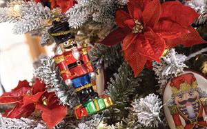 SCHIACCIANOCI VETRO COLORATO CM.13 H. APPENDIBILE