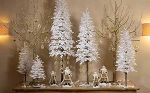 BABBO NATALE ORO CON PINO CM. 25 H. IN POLIRESINA